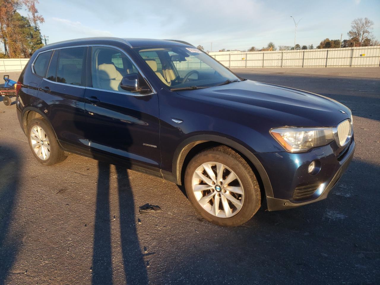 VIN 5UXWX9C39H0T17379 2017 BMW X3 no.4