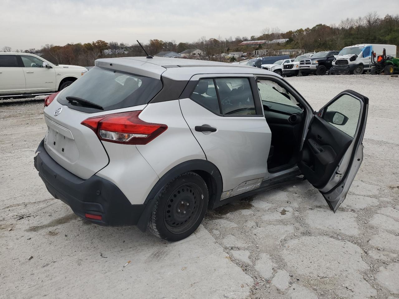 2020 Nissan Kicks - Image 3
