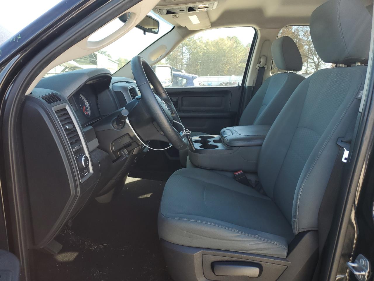 2015 RAM 1500 - Image 7