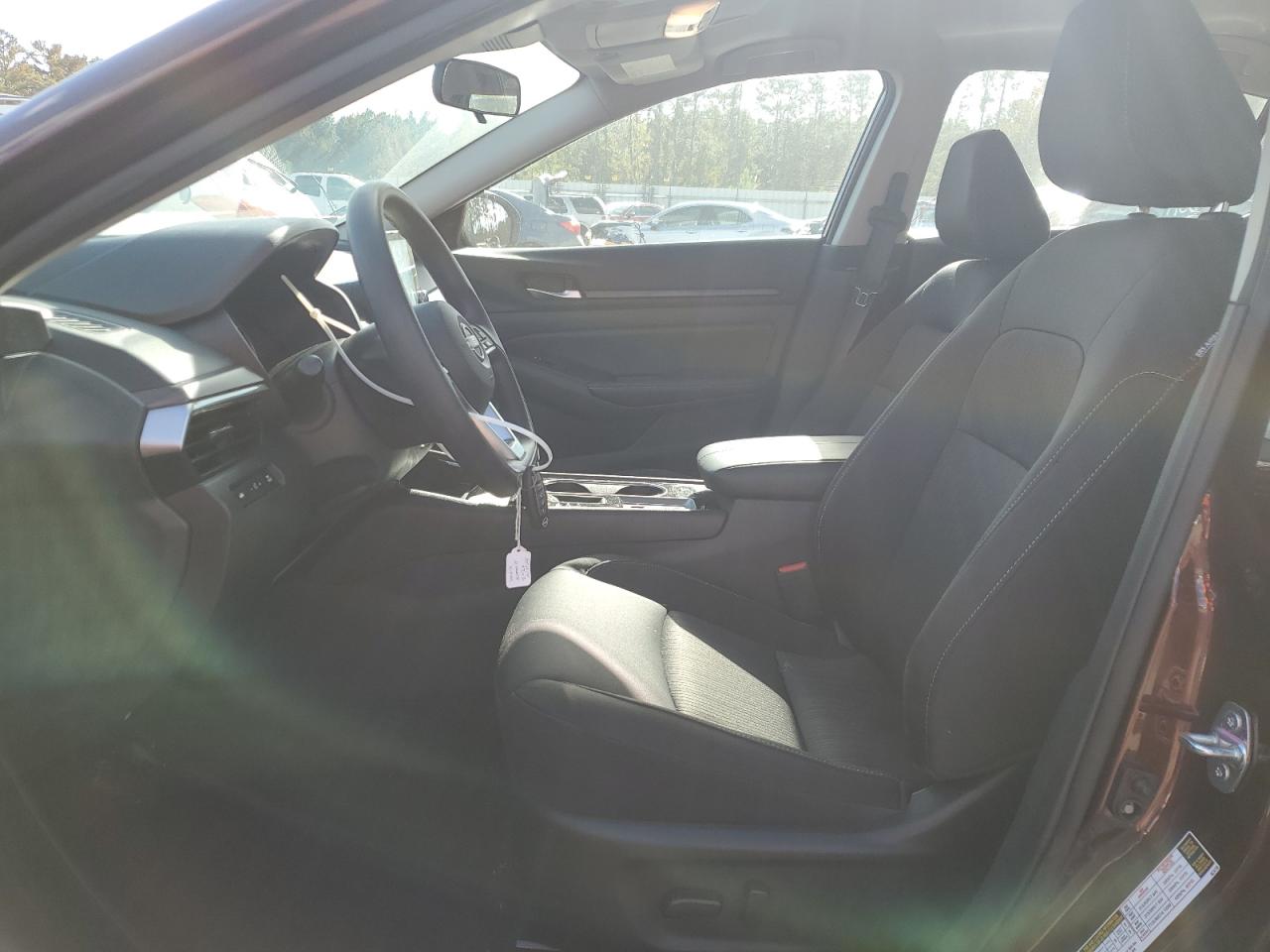2024 Nissan Altima - Image 7