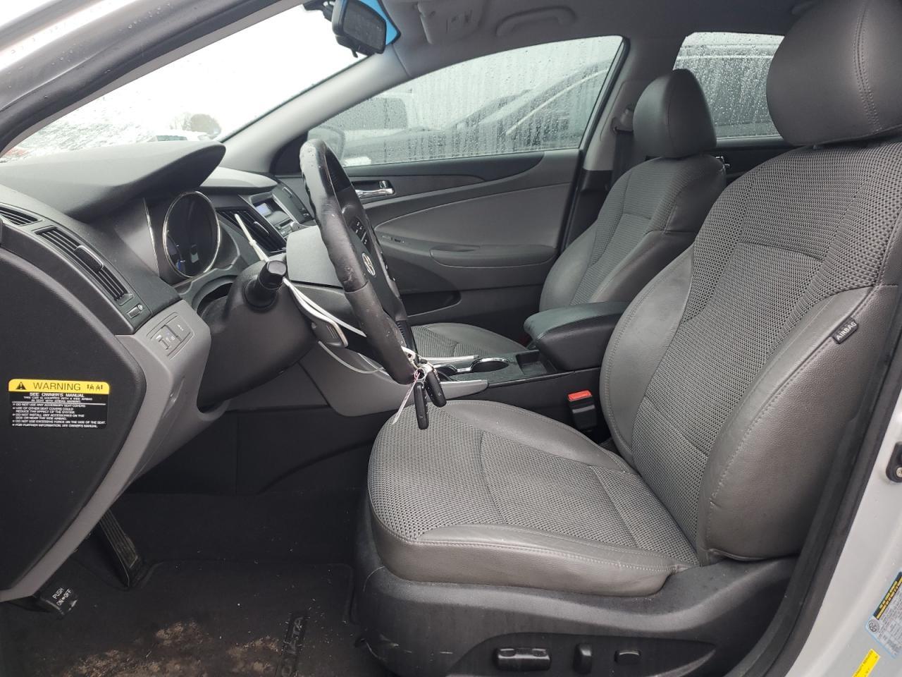 2012 Hyundai Sonata - Image 7