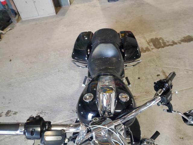  HARLEY-DAVIDSON FL 2018 Чорний