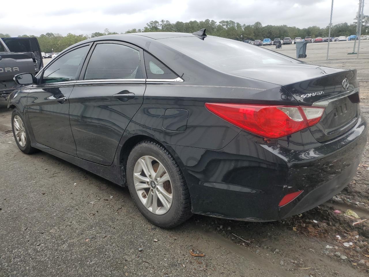 2014 Hyundai Sonata - Image 2