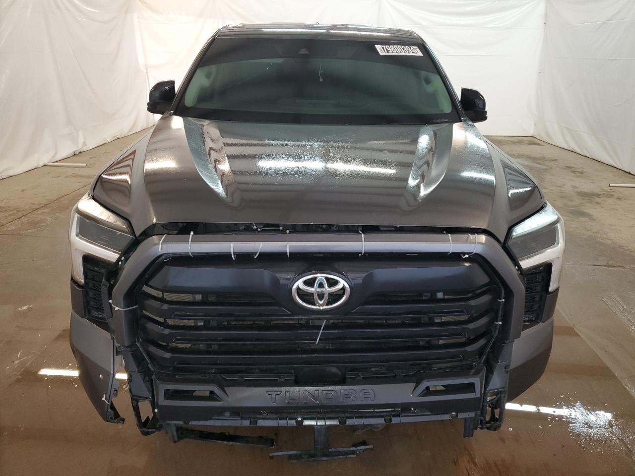 2022 Toyota Tundra - Image 5