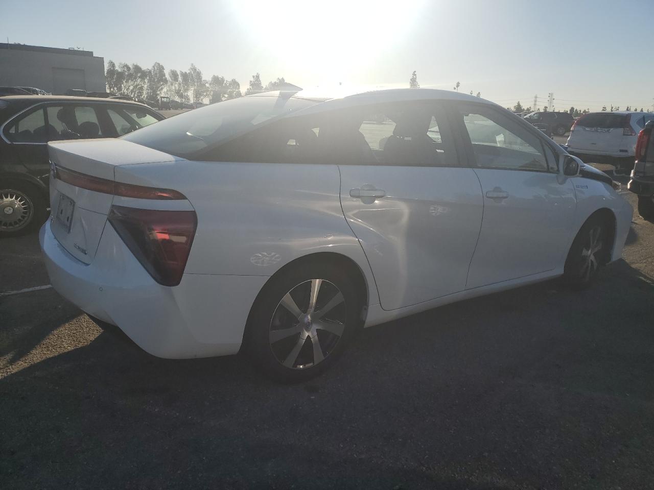 VIN JTDBVRBD6JA004922 2018 TOYOTA MIRAI no.3