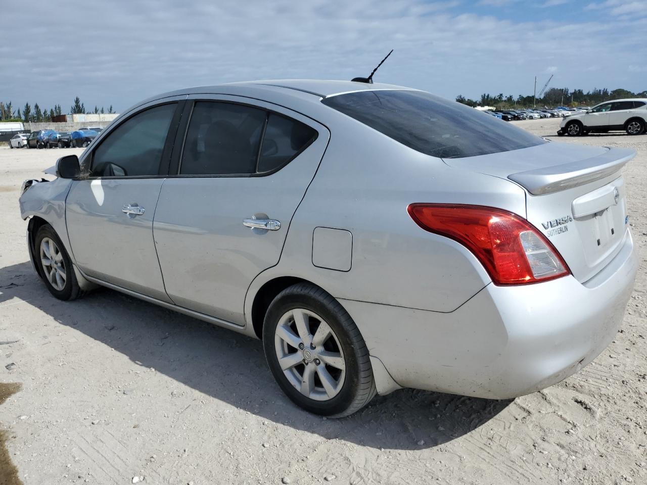 2012 Nissan Versa - Image 2