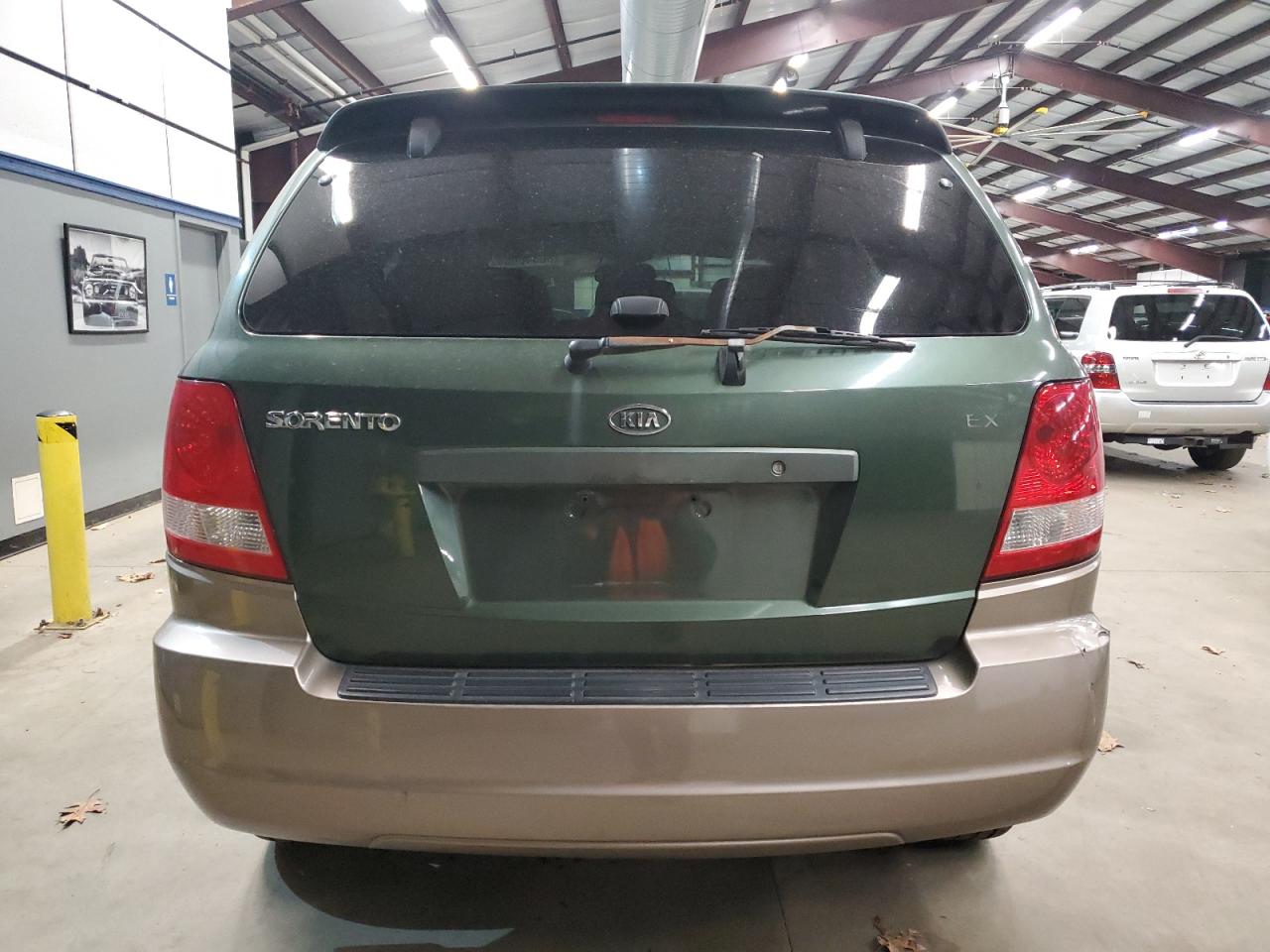 2004 Kia Sorento Ex VIN: KNDJC733345224687 Lot: 80346864