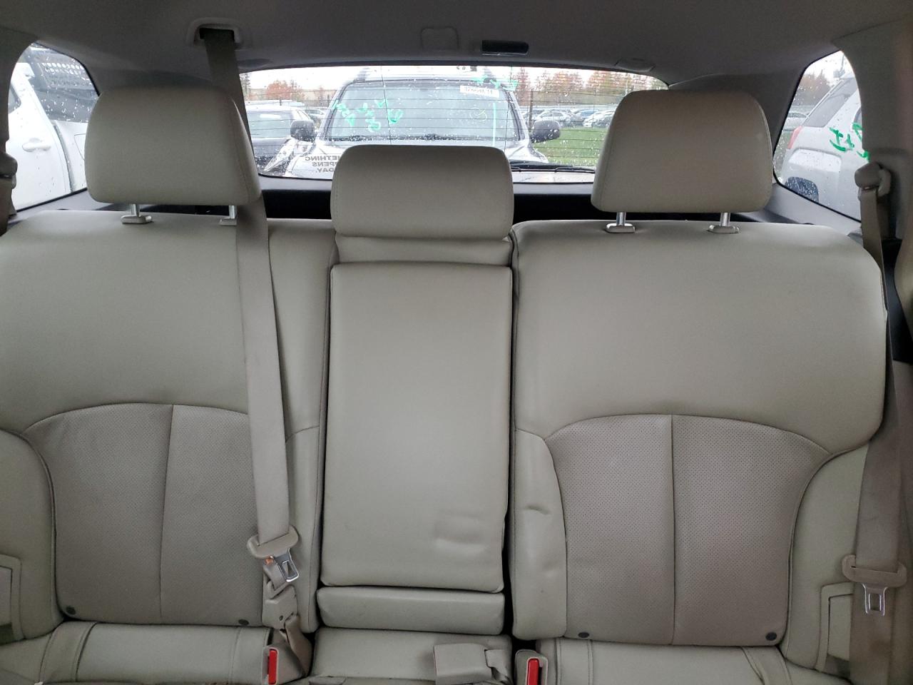 2012 Subaru Outback - Image 10