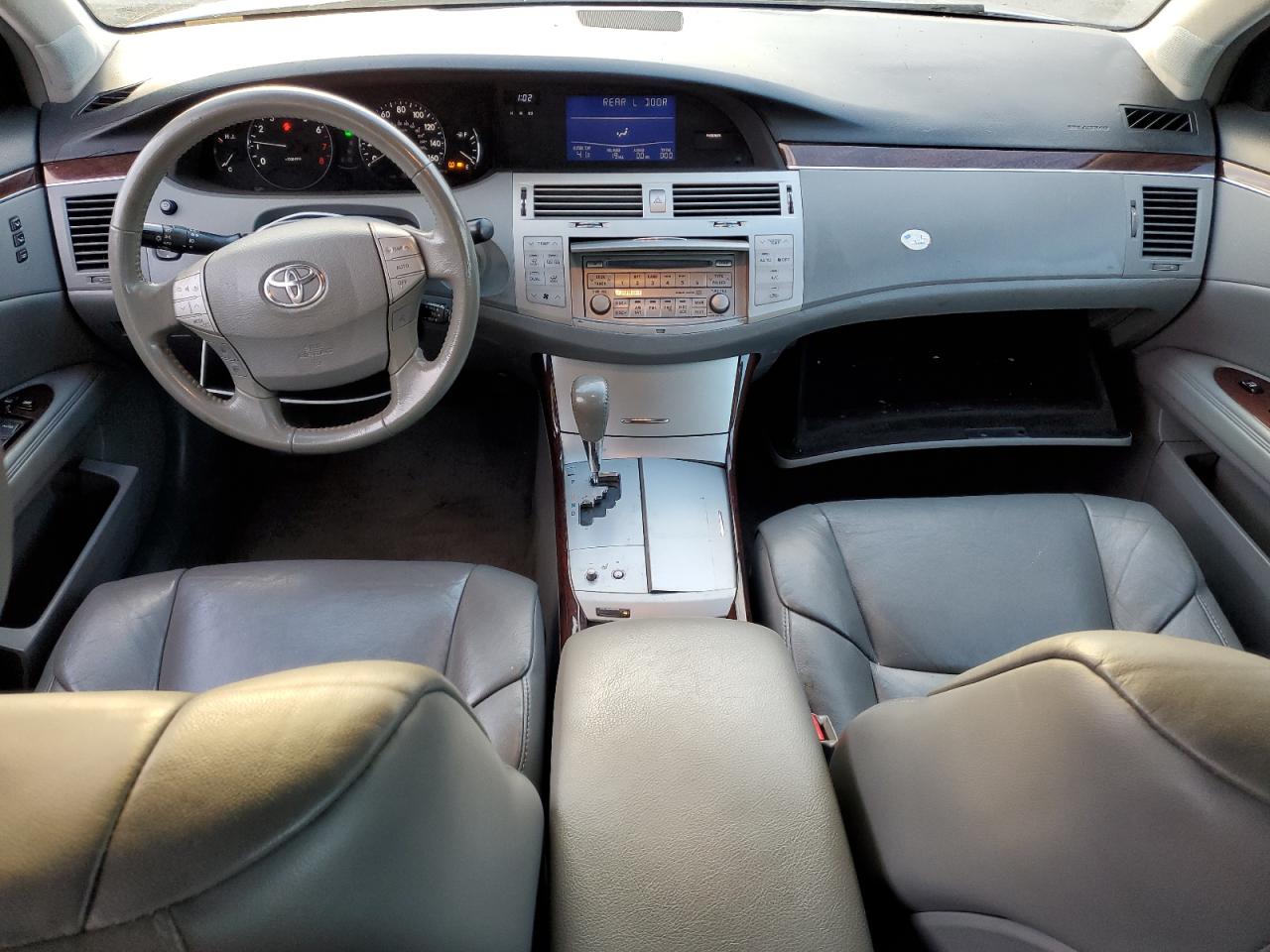 2009 Toyota Avalon - Image 8
