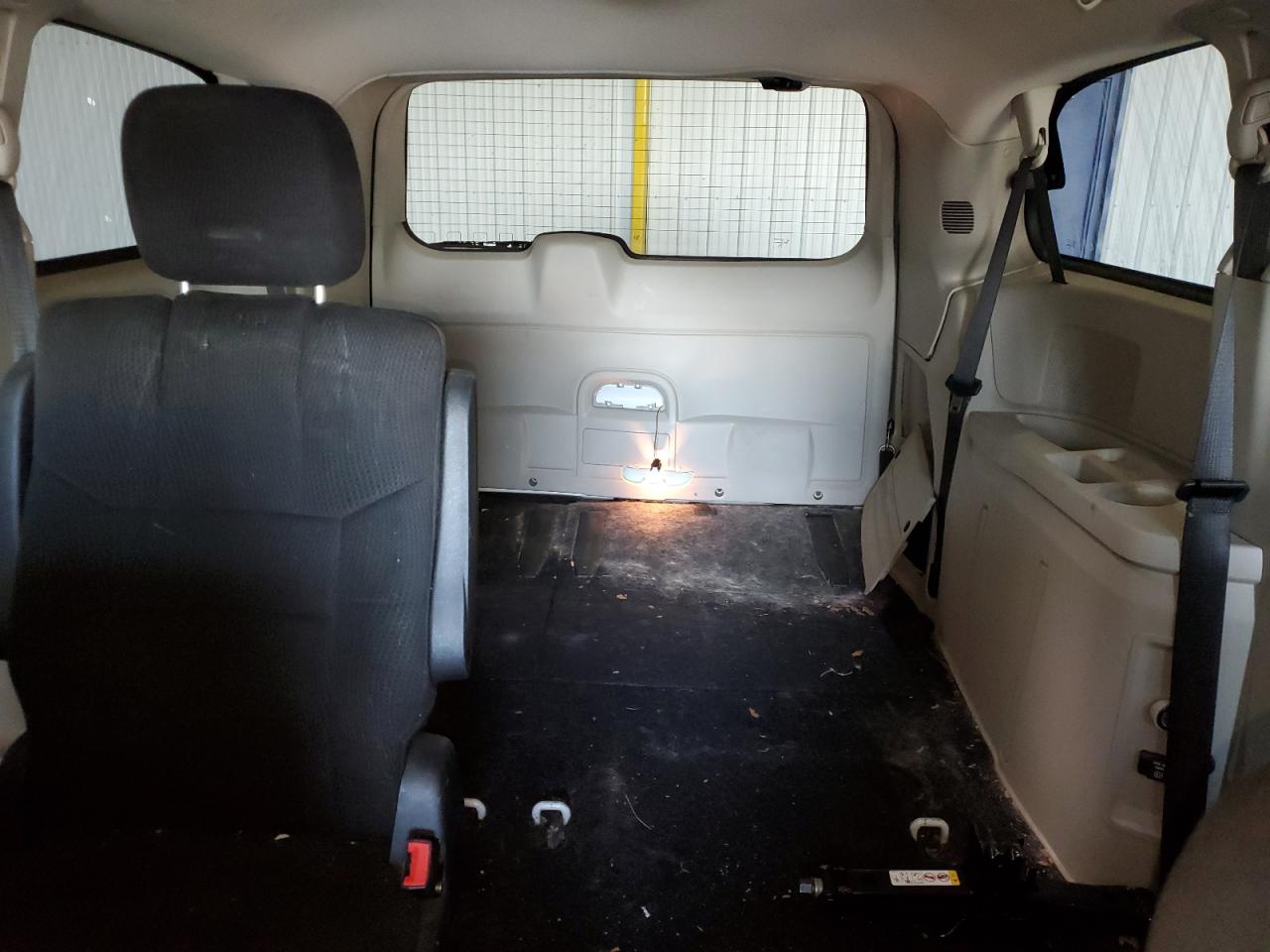 2012 Dodge Caravan - Image 10