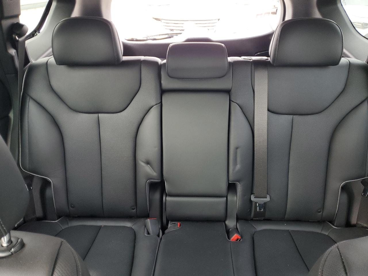 2023 Hyundai Santa Fe - Image 10