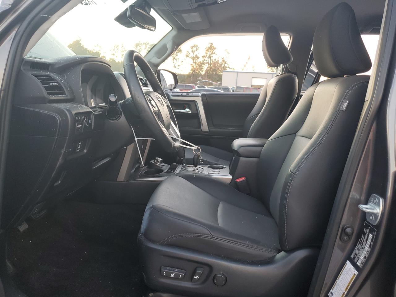 2020 Toyota 4Runner - Image 7