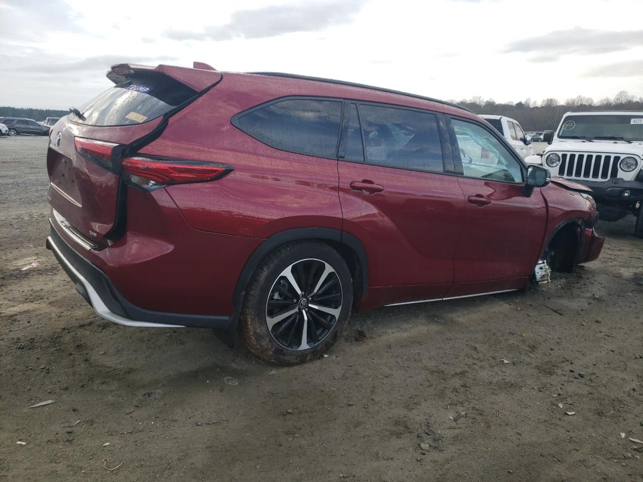 2022 Toyota Highlander - Image 3