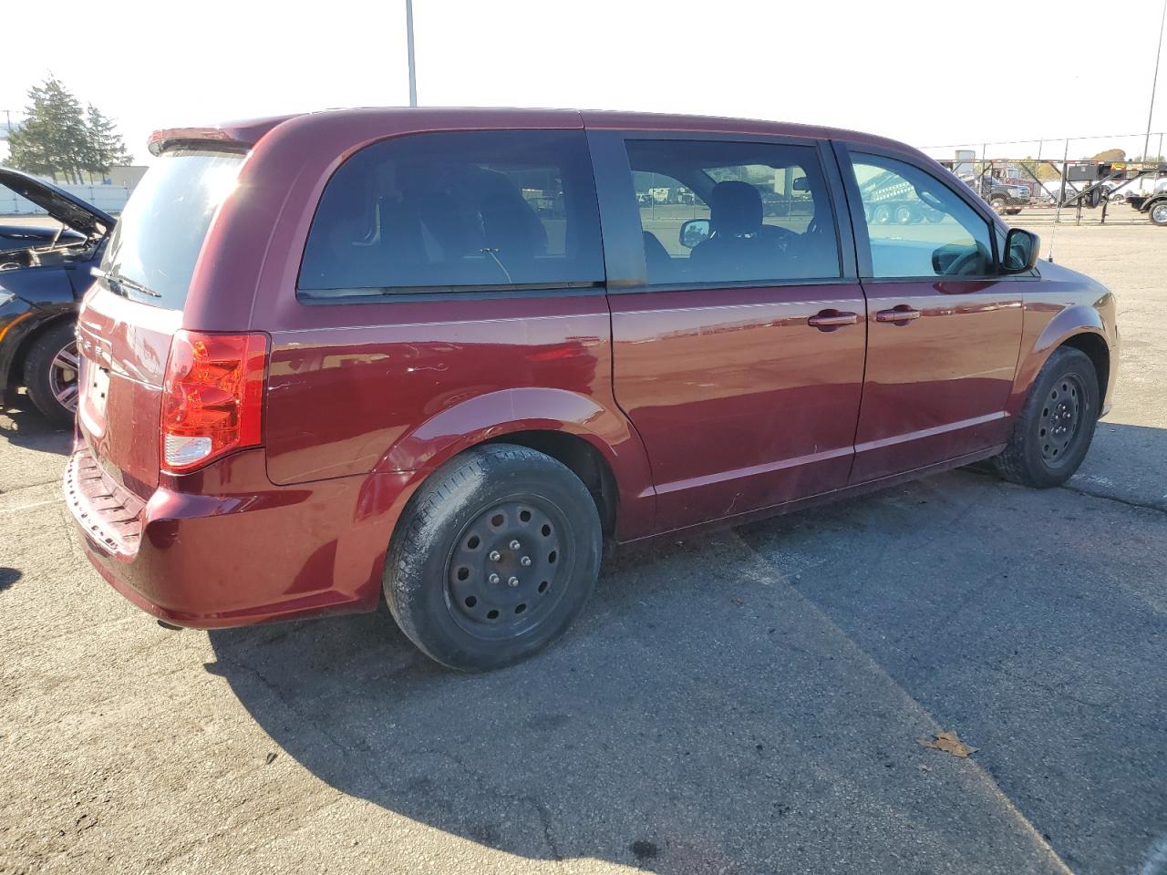 VIN 2C4RDGBG9JR137475 2018 DODGE CARAVAN no.3