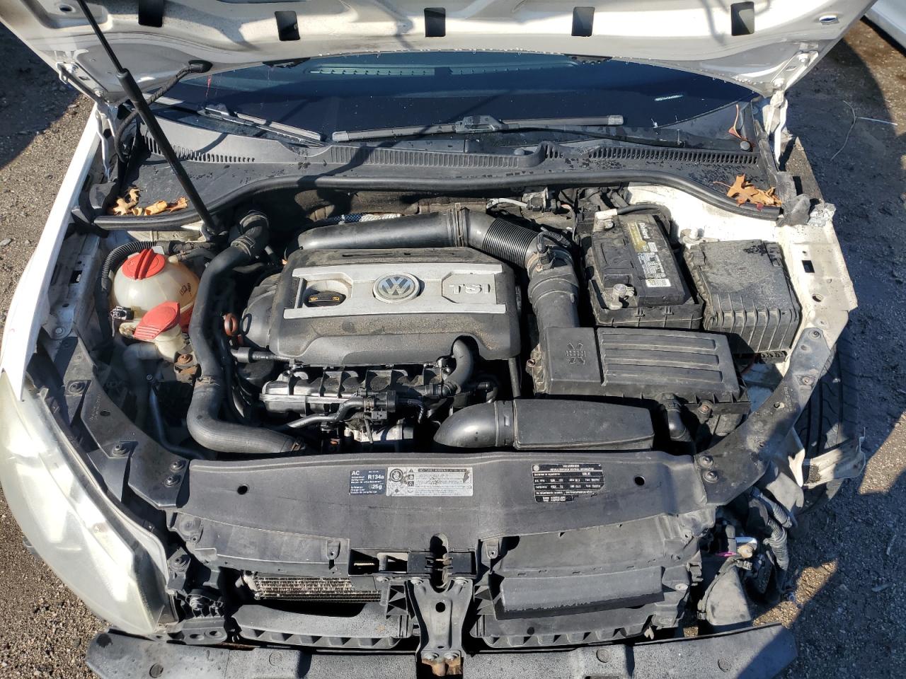 2010 Volkswagen GTI - Image 11
