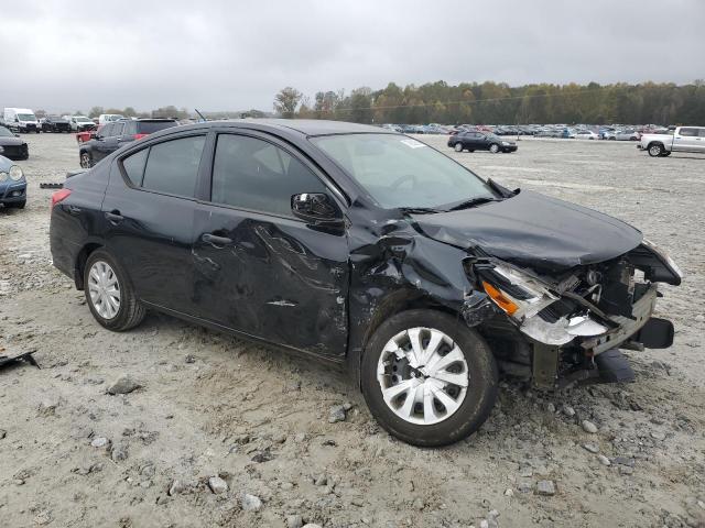  NISSAN VERSA 2017 Чорний