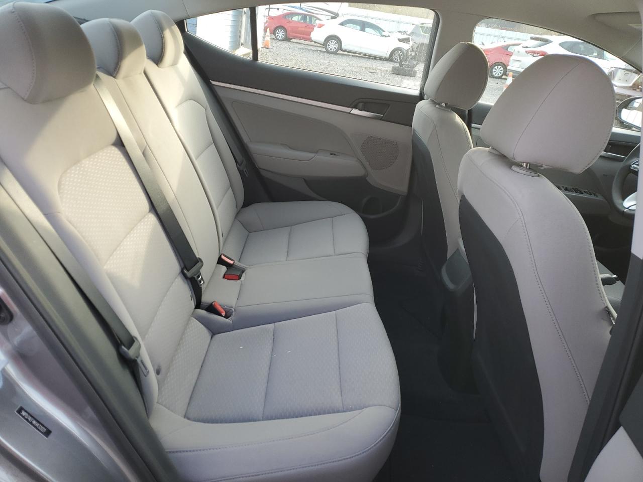 2019 Hyundai Elantra - Image 10