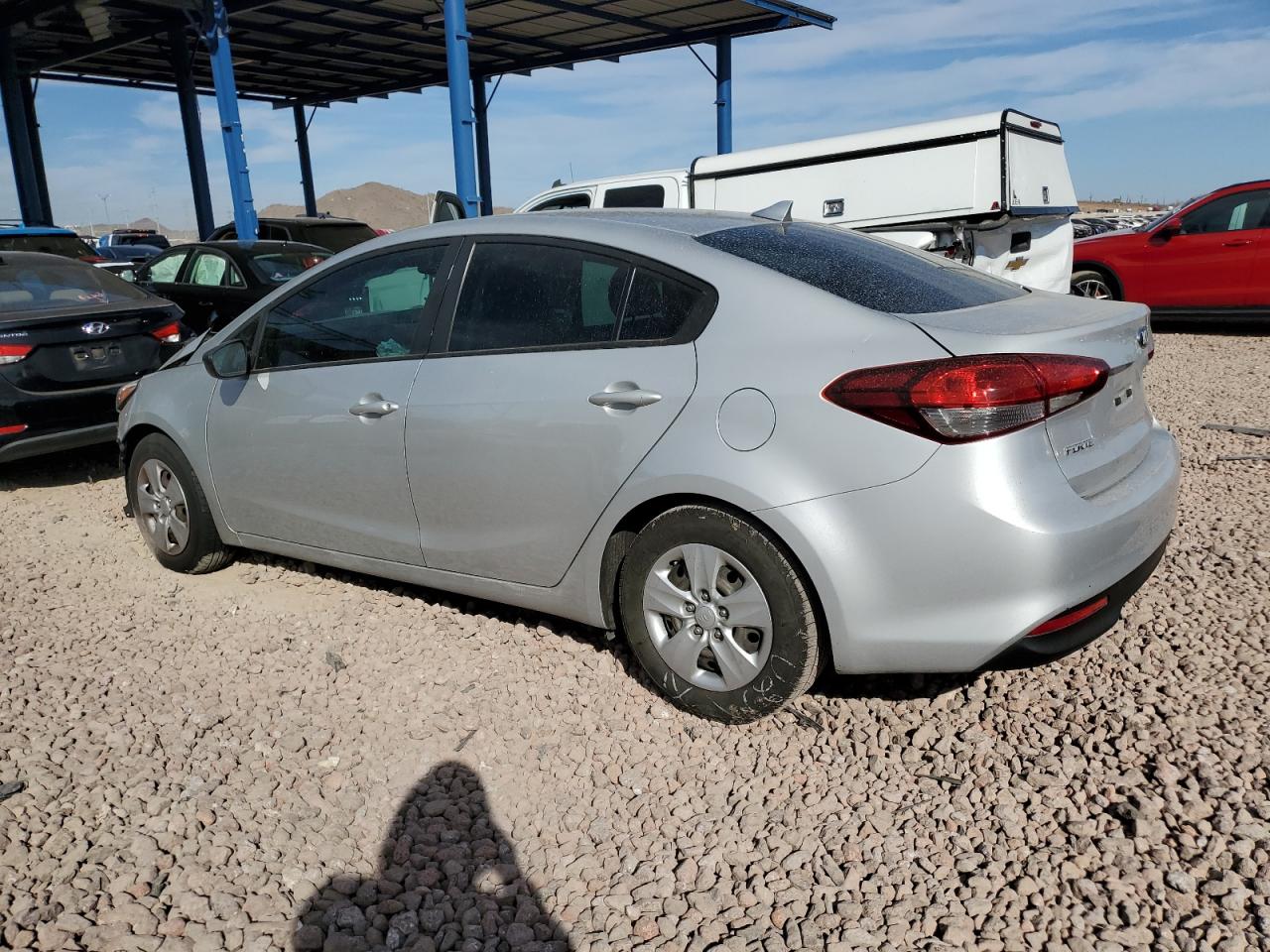 3KPFK4A7XHE157416 2017 KIA FORTE - Image 2