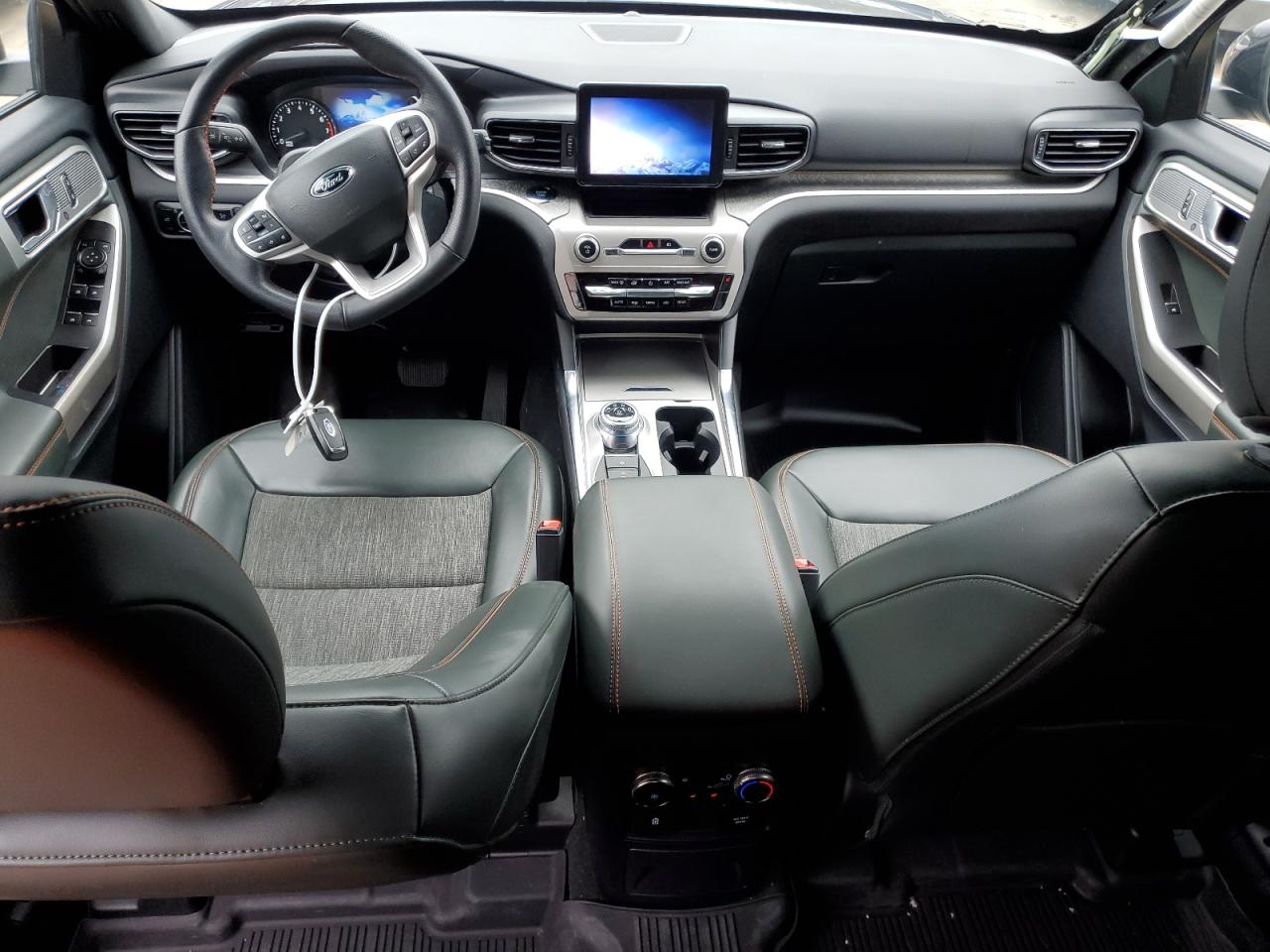 2023 Ford Explorer - Image 8