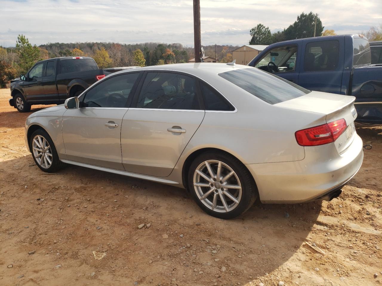 VIN WAUFFAFL3FN010594 2015 AUDI A4 no.2