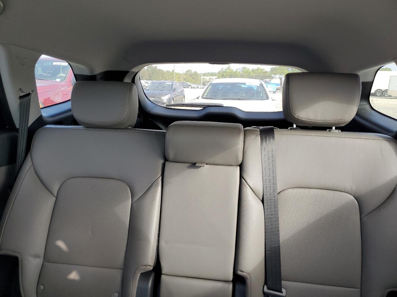 2019 Hyundai Santa Fe - Image 10