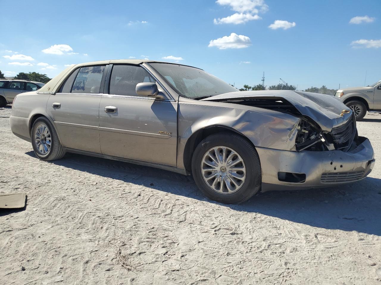 2003 Cadillac De Ville - Image 4