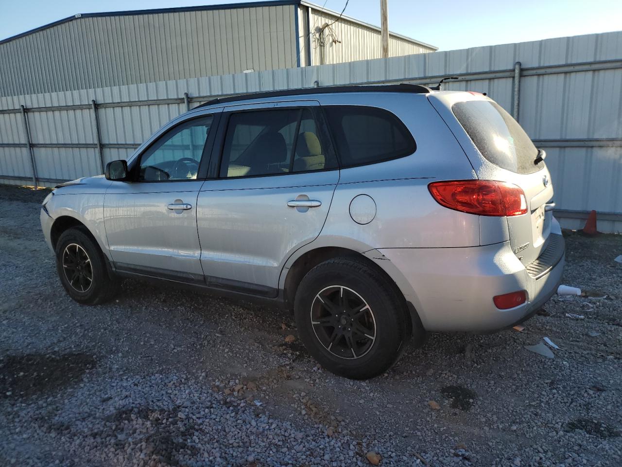 2009 Hyundai Santa Fe - Image 2