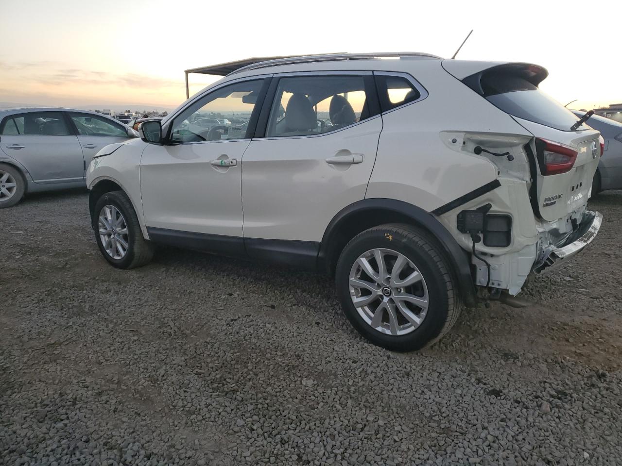 2020 Nissan Rogue - Image 2