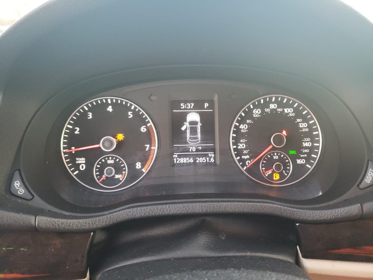 2014 Volkswagen Passat - Image 9