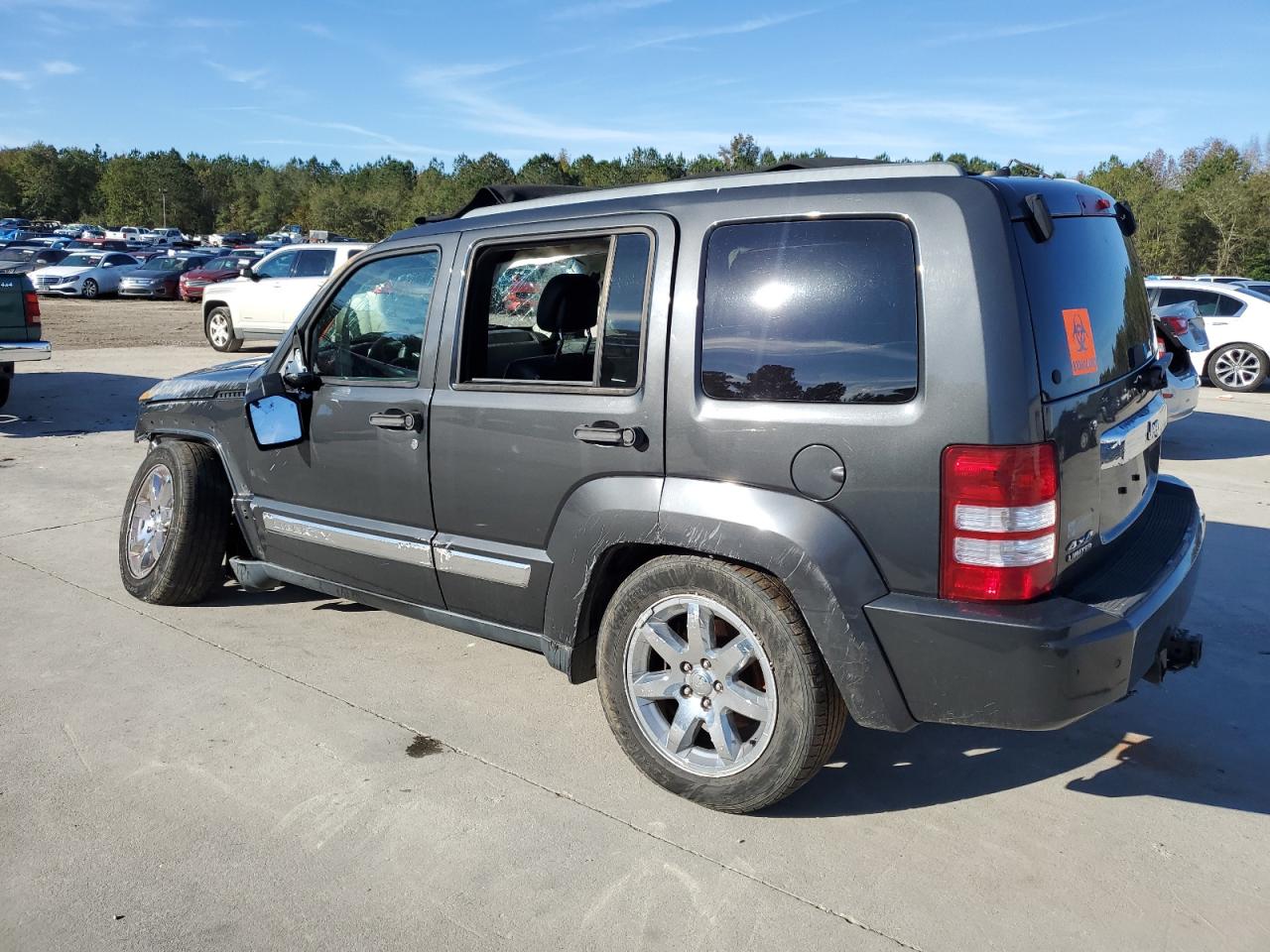 2010 Jeep Liberty (North America) - Image 2