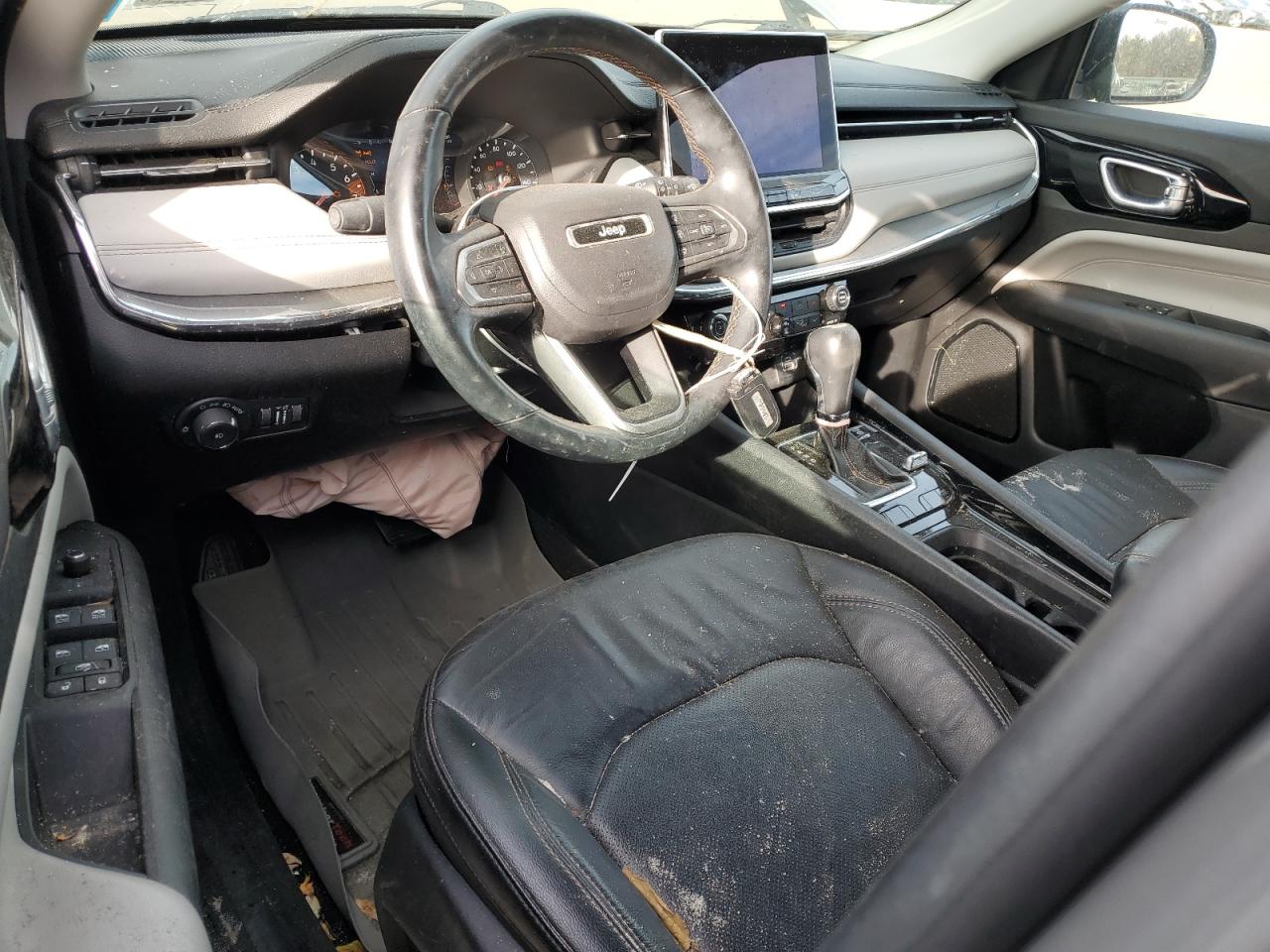 2022 Jeep Compass - Image 8