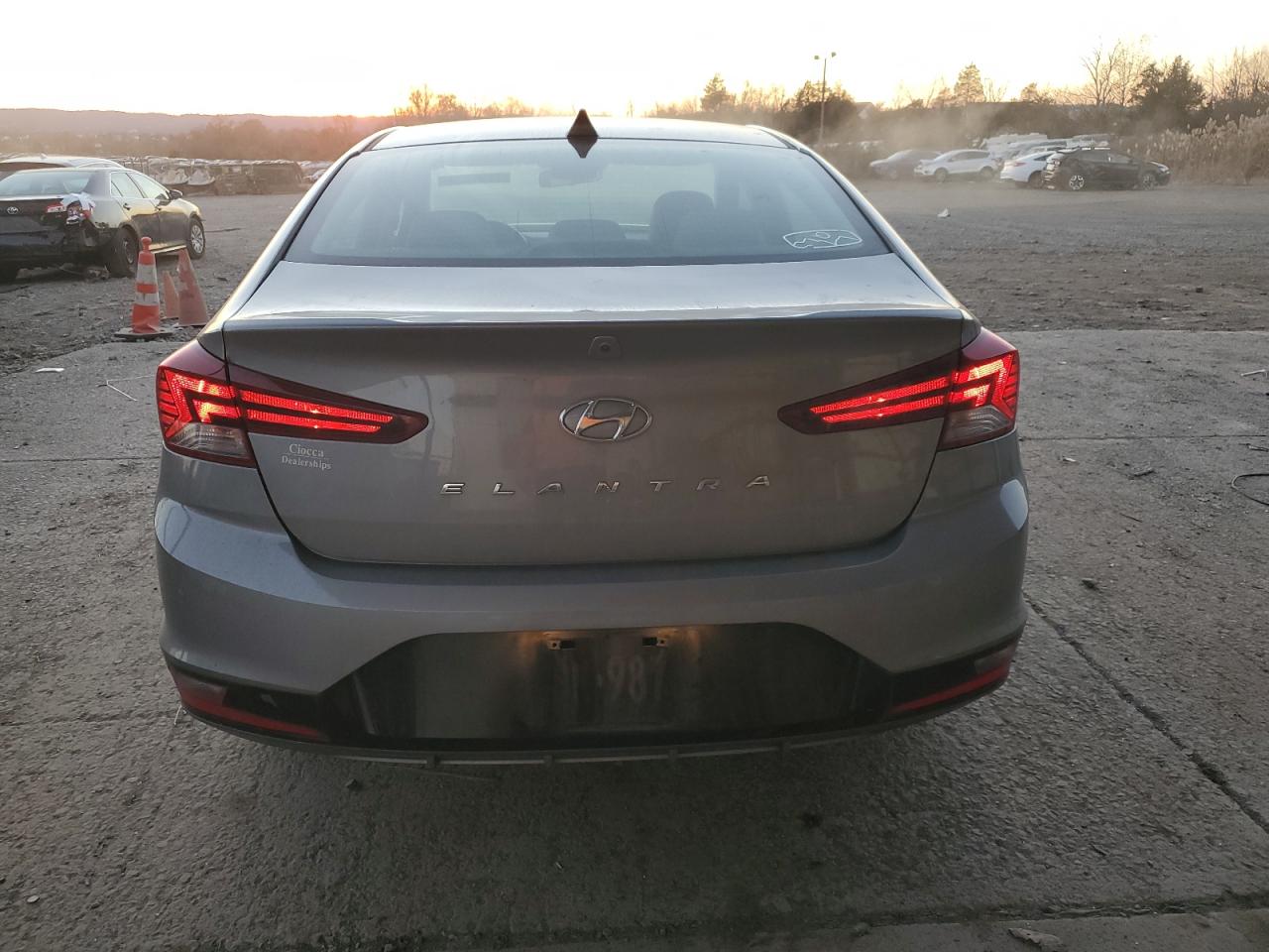 2020 Hyundai Elantra - Image 6