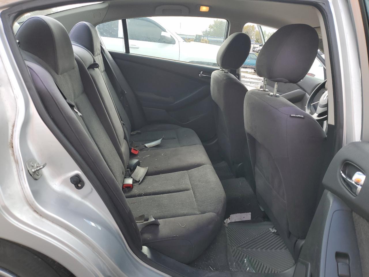 2012 Nissan Altima - Image 10