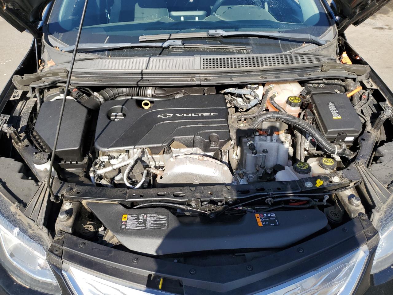 2017 Chevrolet Volt - Image 11