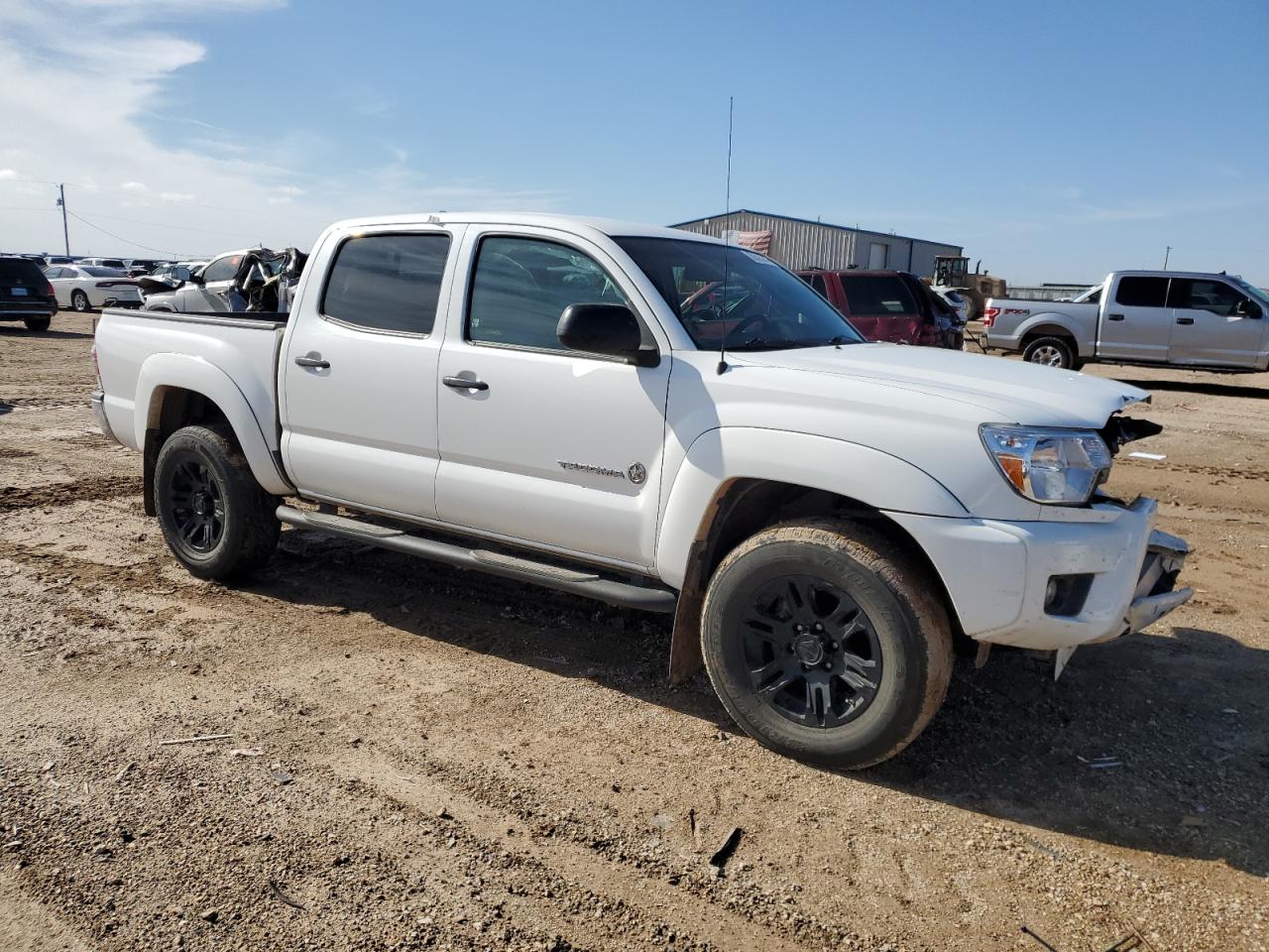 2015 Toyota Tacoma - Image 4