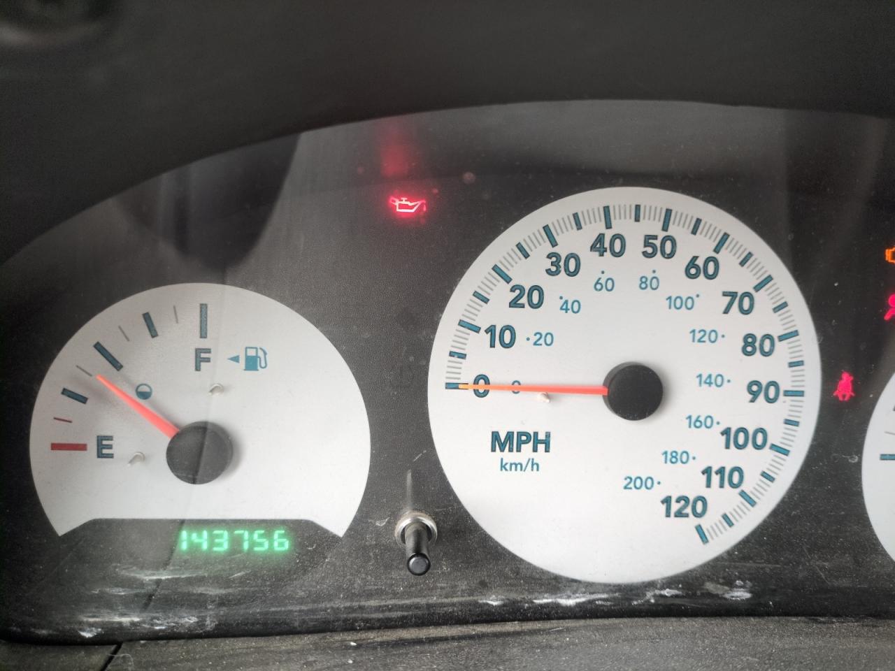 2005 Chrysler Town & Country - Image 9