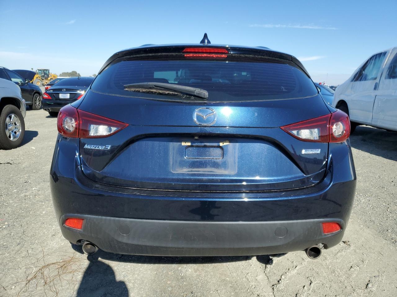 2015 Mazda 3 - Image 6