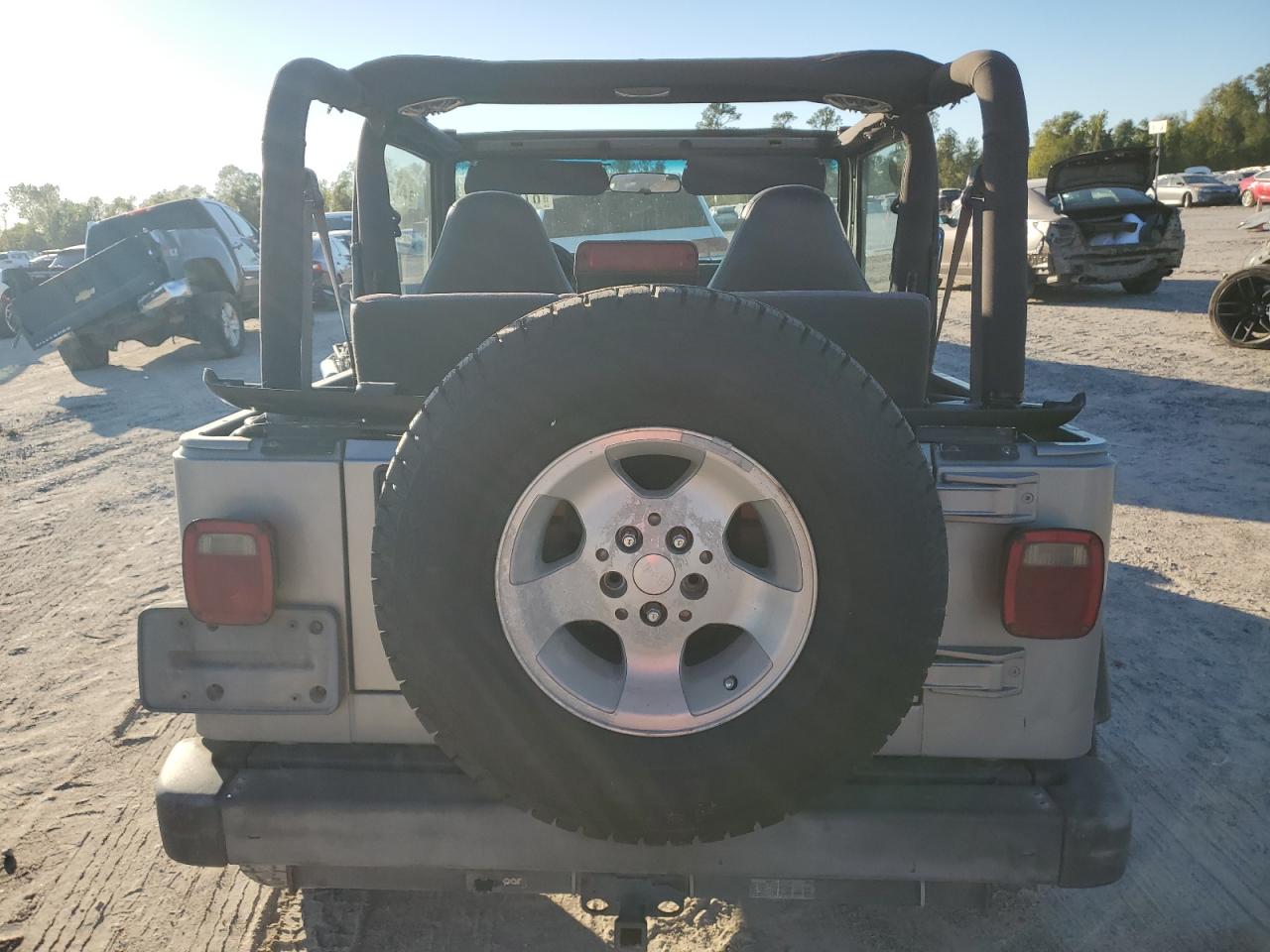 2002 Jeep Wrangler / Tj Sport VIN: 1J4FA49S12P730393 Lot: 81849284