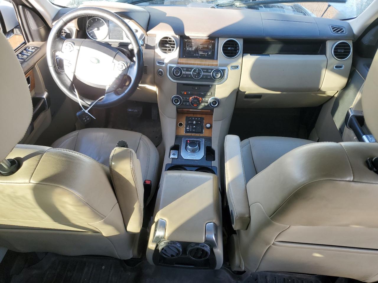 2016 Land Rover LR4 - Image 8
