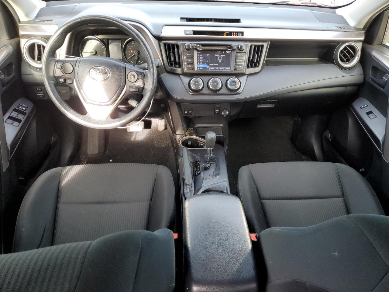 2018 Toyota RAV 4 - Image 8