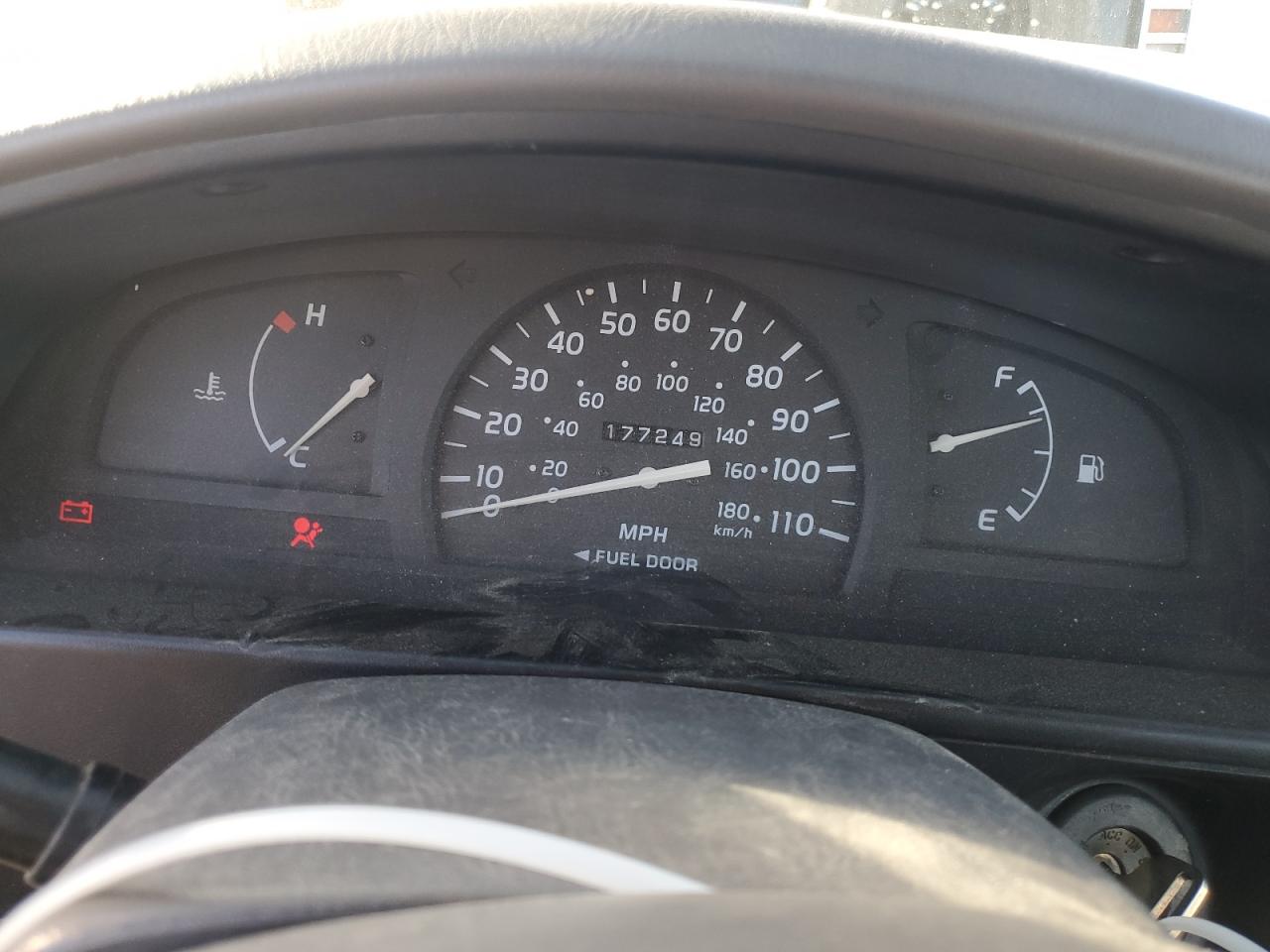 2004 Toyota Tacoma - Image 9