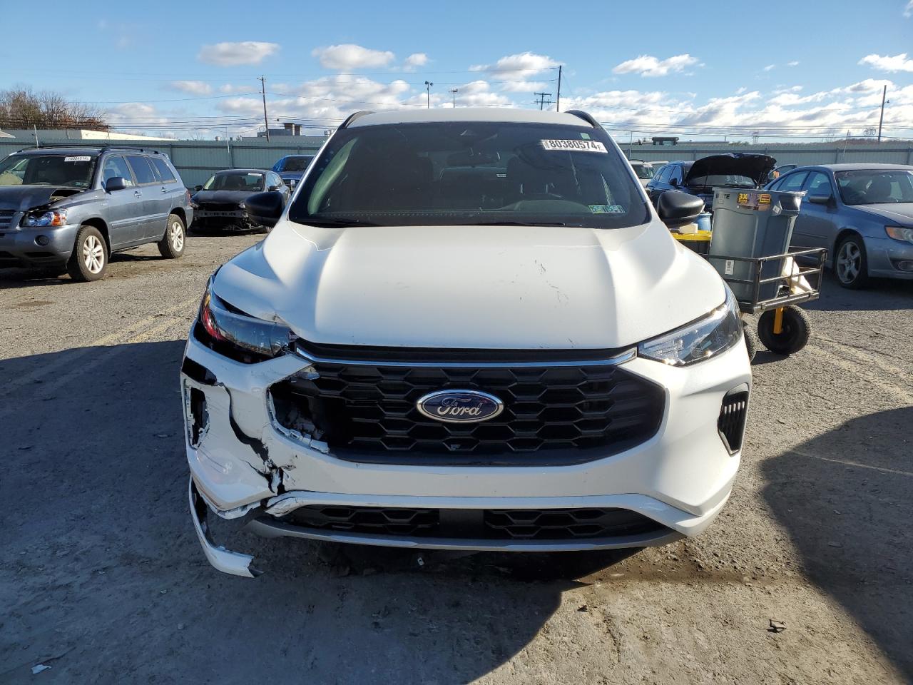 2023 Ford Escape - Image 5