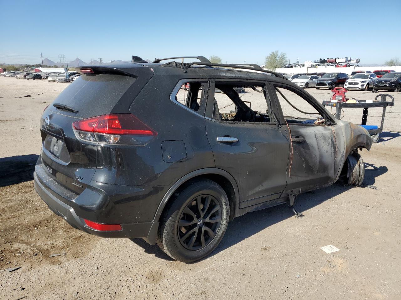2018 Nissan Rogue - Image 3