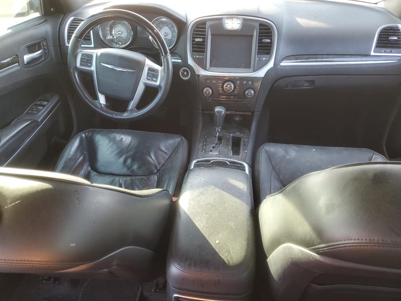 2011 Chrysler 300 - Image 8