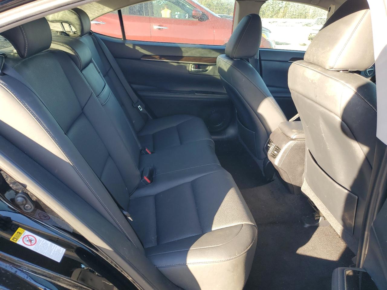 2016 Lexus ES - Image 10