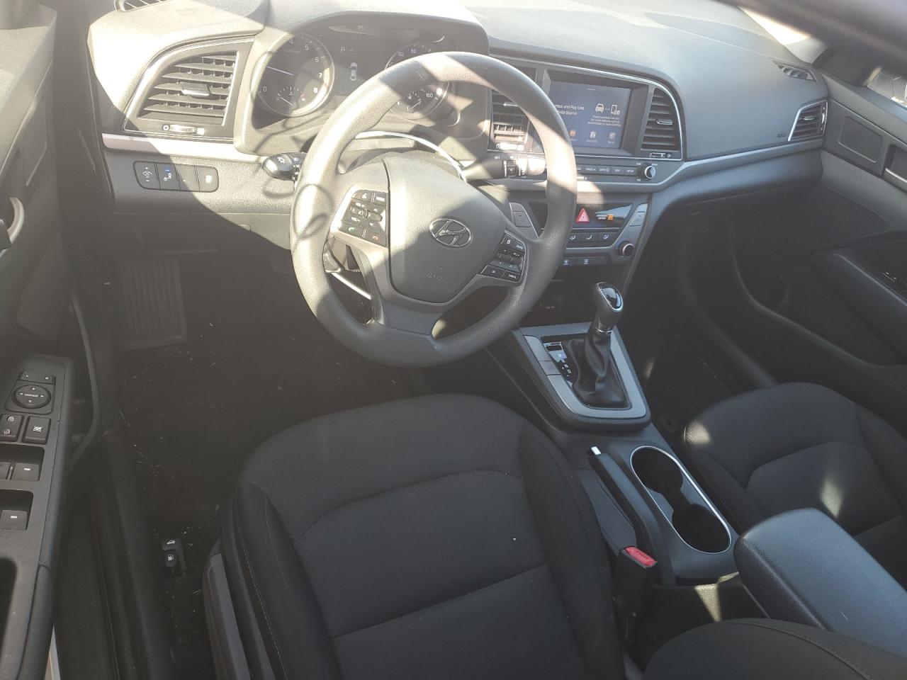 2018 Hyundai Elantra - Image 8