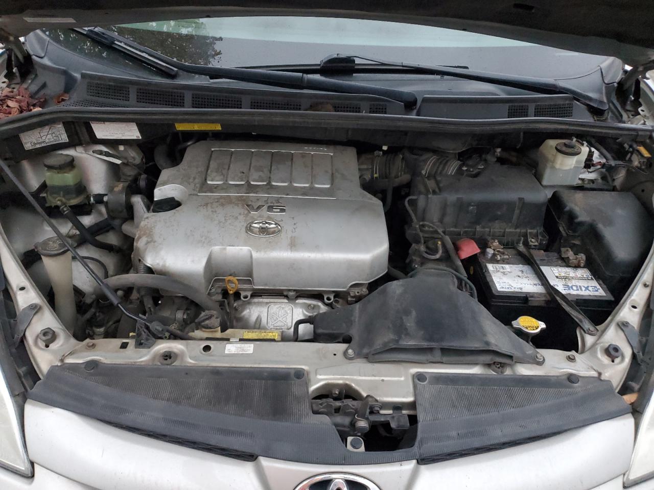 2007 Toyota Sienna - Image 13