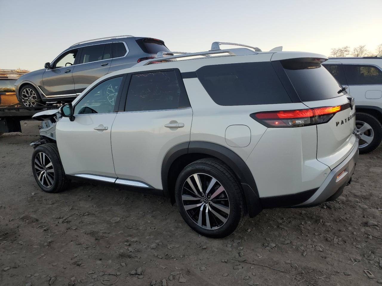 2024 Nissan Pathfinder - Image 2
