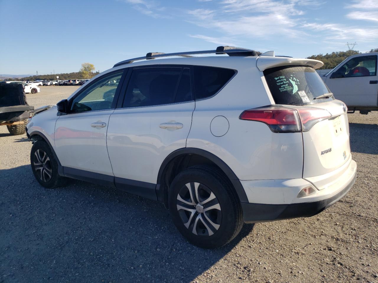 VIN JTMZFREV9HJ104006 2017 TOYOTA RAV4 no.2