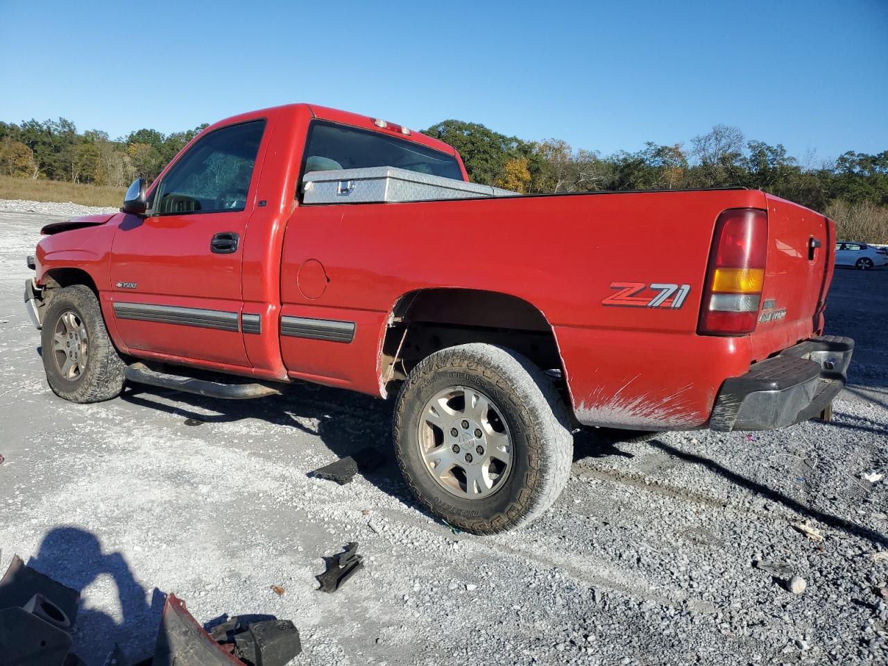 2000 Chevrolet Silverado - Image 2